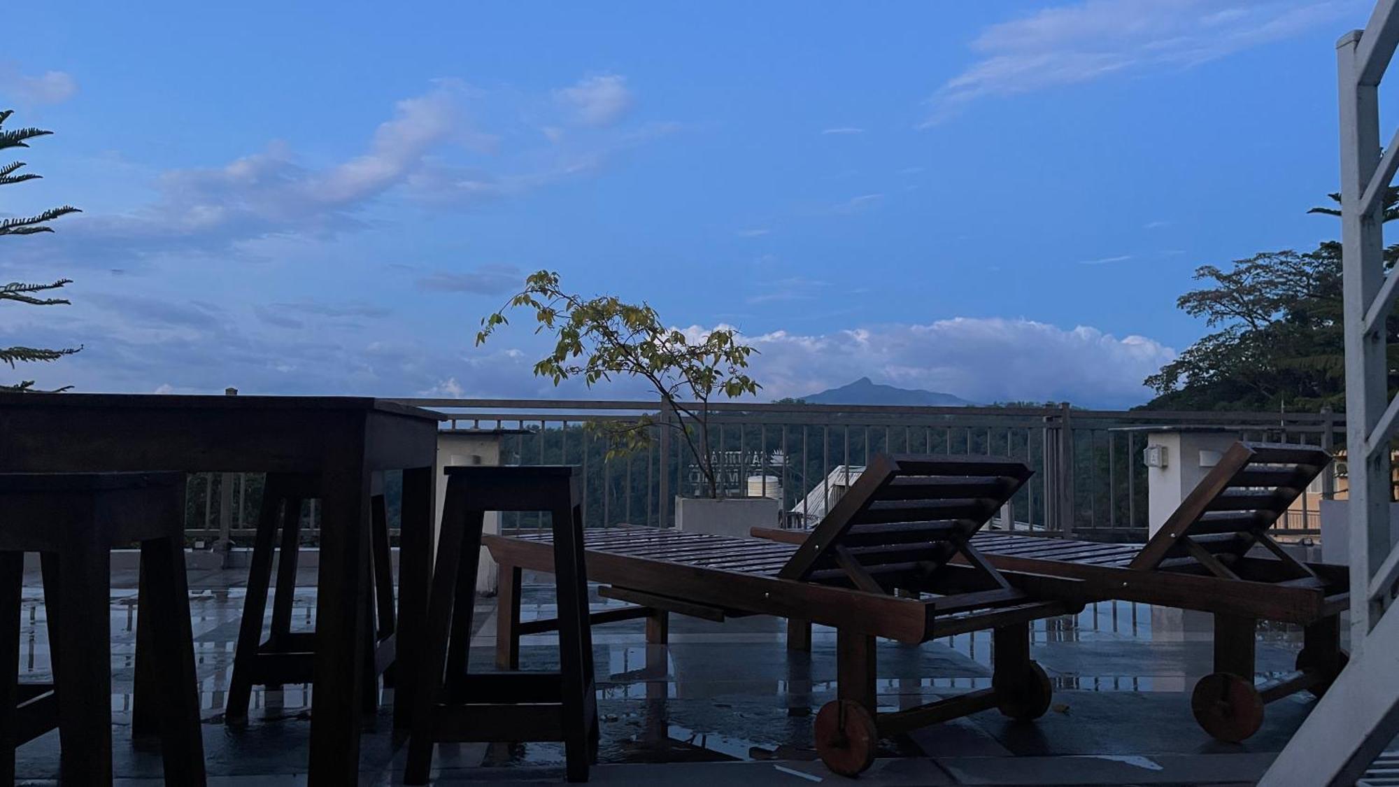 Sun Dove Suite Канді Екстер'єр фото