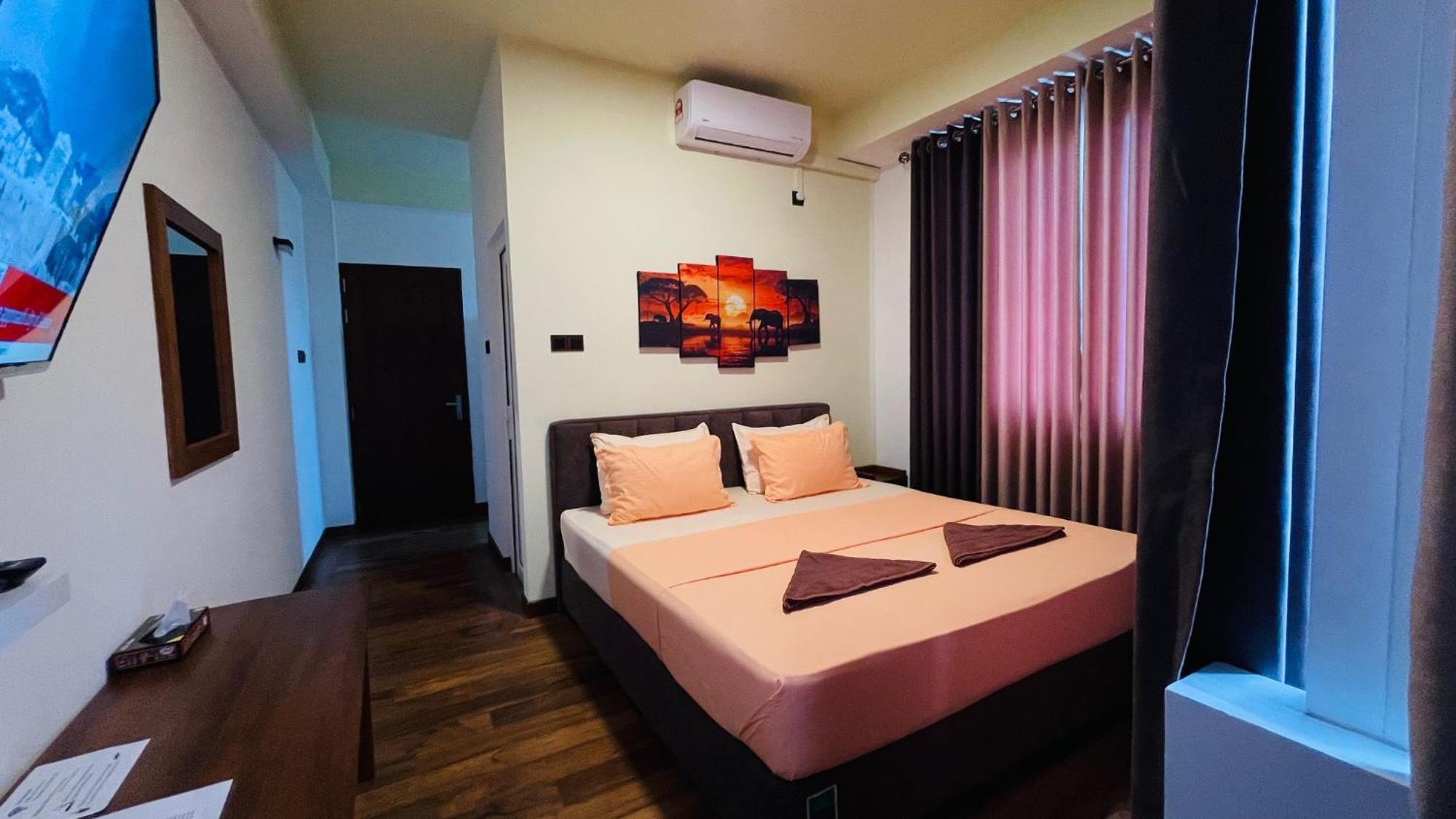 Sun Dove Suite Канді Екстер'єр фото