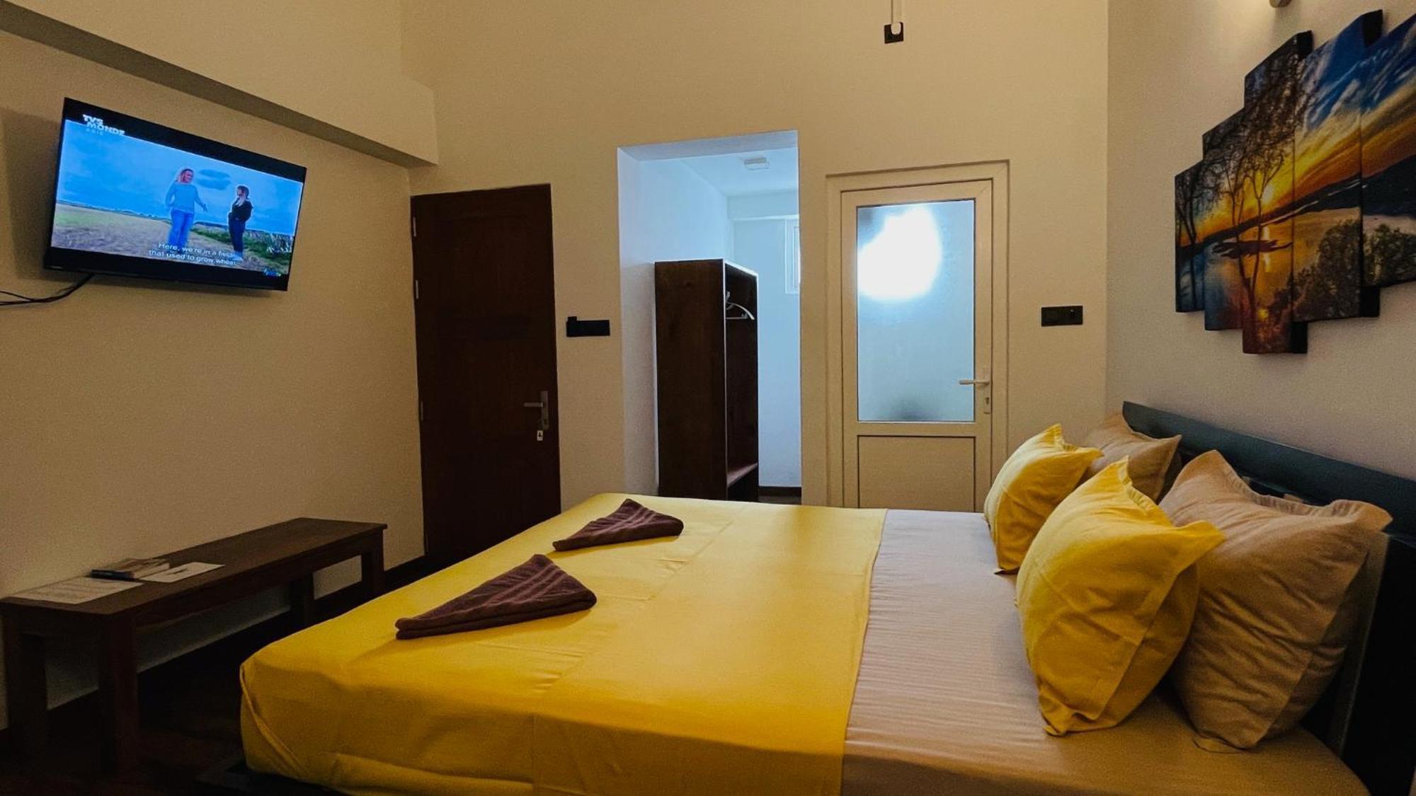 Sun Dove Suite Канді Екстер'єр фото