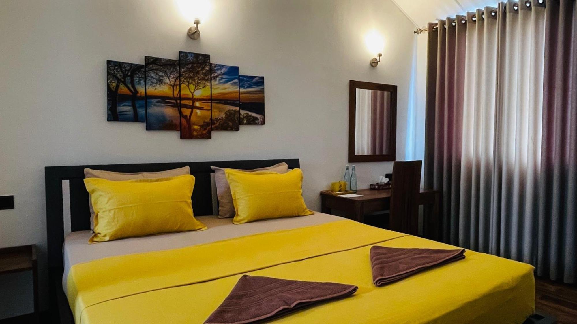 Sun Dove Suite Канді Екстер'єр фото