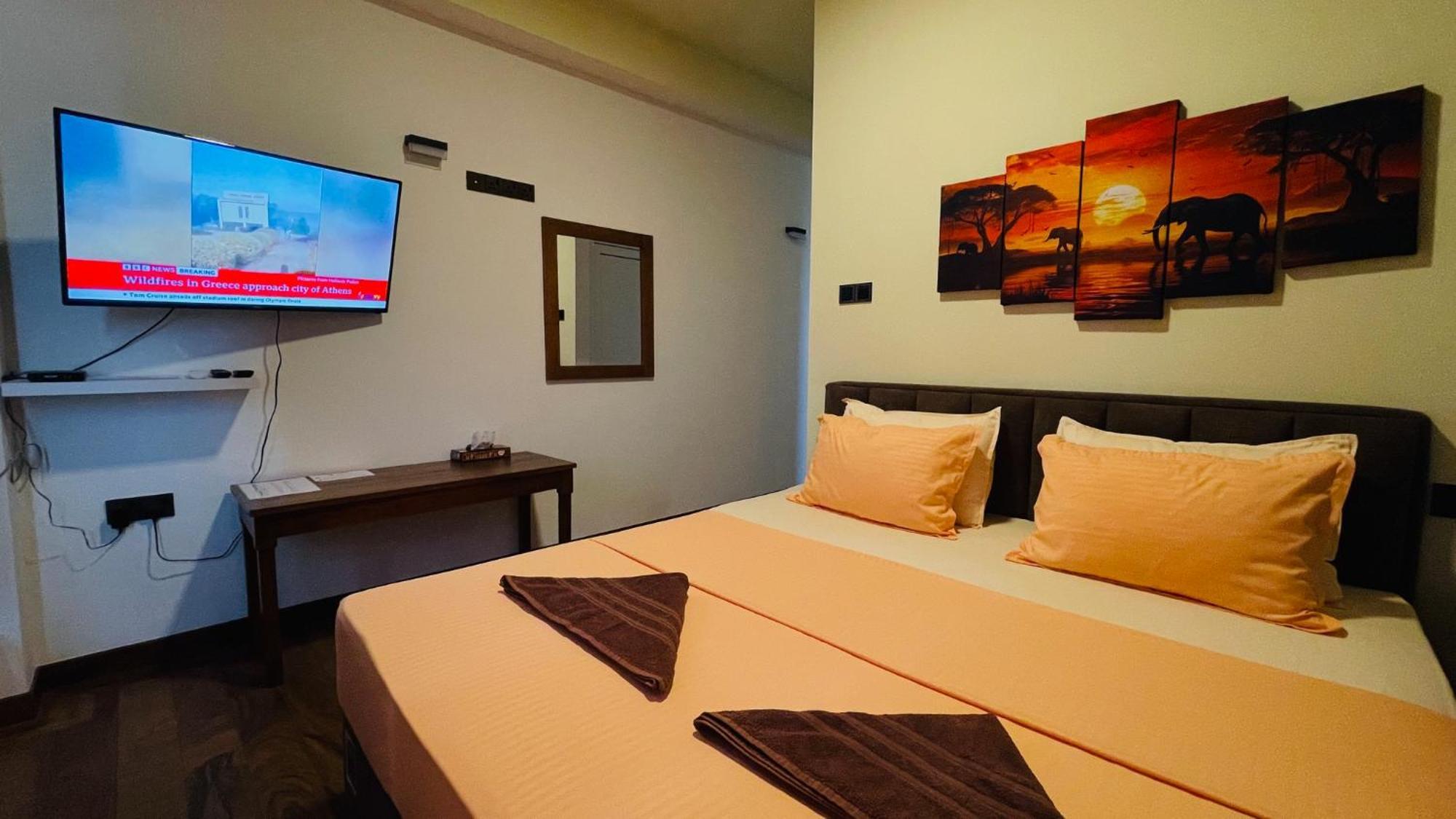 Sun Dove Suite Канді Екстер'єр фото